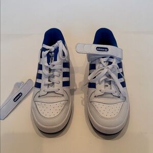 Adidas White and Royal Blue Forum Low Sneakers M6/W7